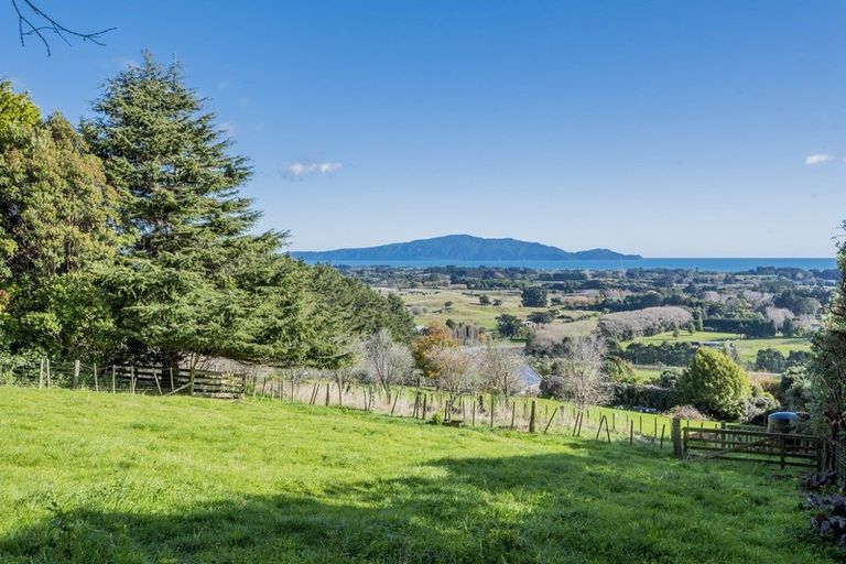 Photo of property in 167 Huia Street, Waikanae, 5391