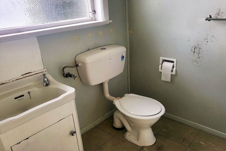 Photo of property in 1/25 Queen Street, Dannevirke, 4930