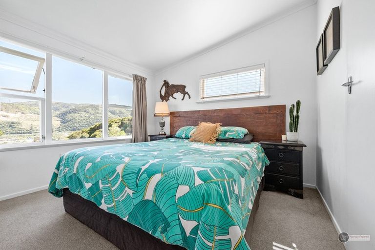 Photo of property in 76 Holborn Drive, Stokes Valley, Lower Hutt, 5019