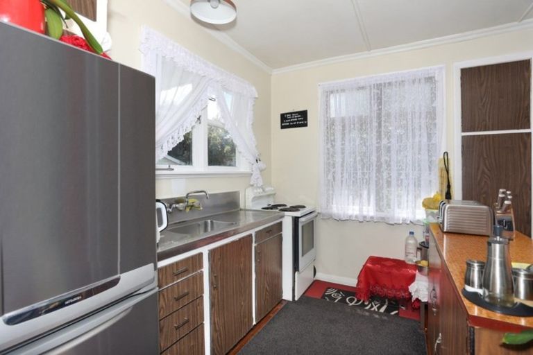 Photo of property in 18 Blackwell Street, Marton, 4710