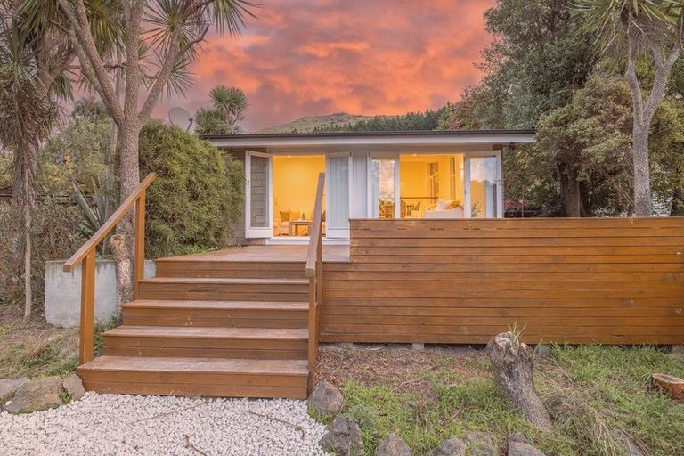 Photo of property in 79a Port Hills Road, Heathcote Valley, Christchurch, 8022