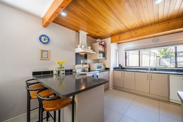 Photo of property in 27 Bellbird Rise, Murrays Bay, Auckland, 0630