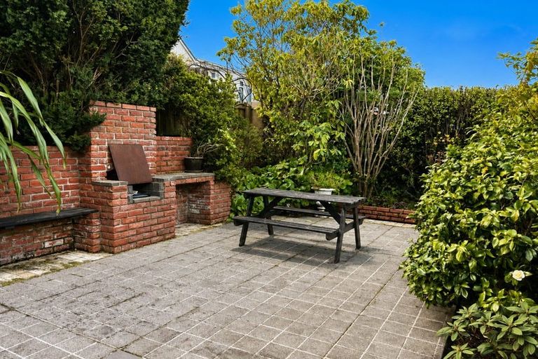 Photo of property in 5 Grant Street, Dunedin Central, Dunedin, 9016