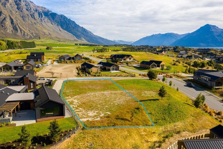 Photo of property in 16 Double Cone Road, Jacks Point, Queenstown, 9371