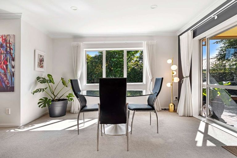 Photo of property in 15 Cabeleigh Drive, Helensville, 0800