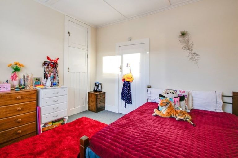 Photo of property in 28 Bowling Road, Greenmeadows, Napier, 4112