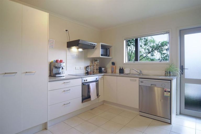 Photo of property in 12/94 Glengarry Road, Glen Eden, Auckland, 0602