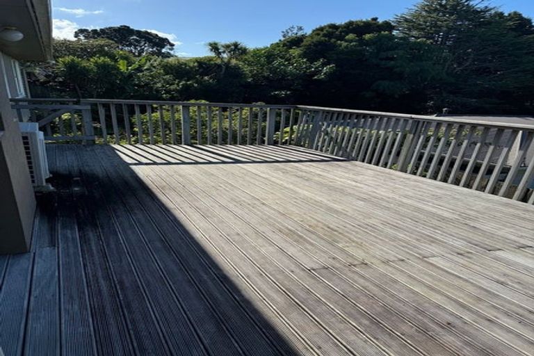 Photo of property in 188 Sunnynook Road, Totara Vale, Auckland, 0627