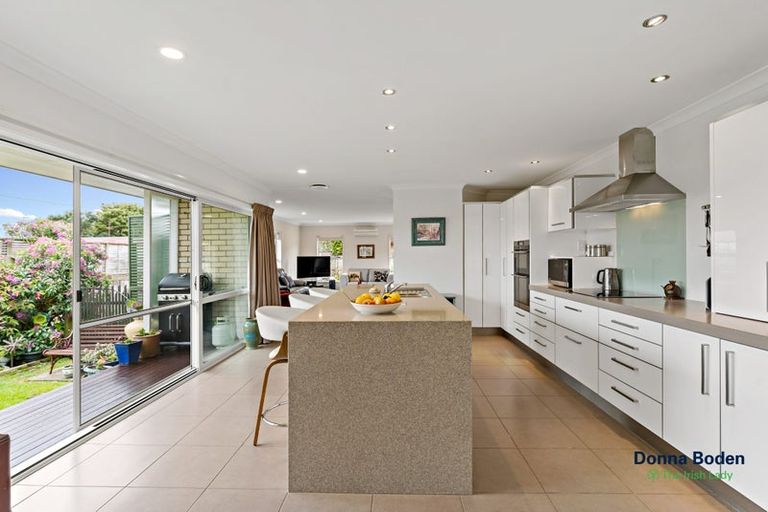 Photo of property in 3 Parsot Place, Pukekohe, 2120