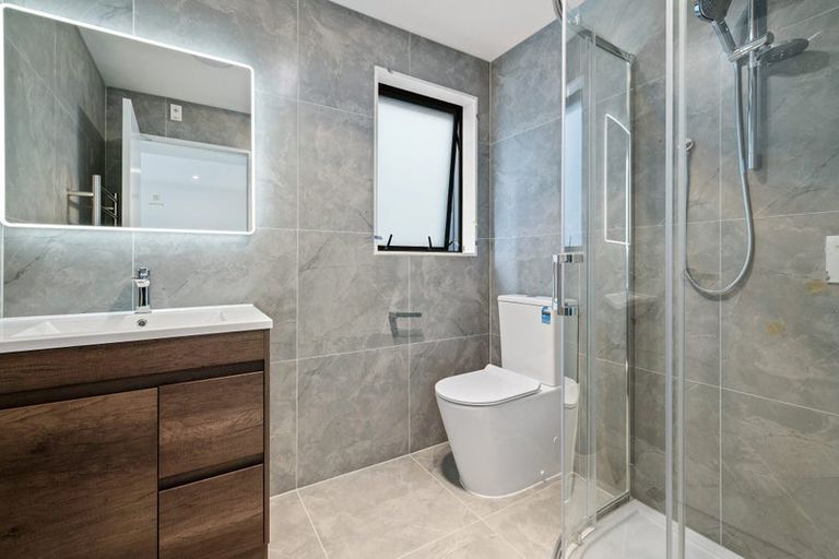 Photo of property in 2/29 Flat Bush School Road, Flat Bush, Auckland, 2019