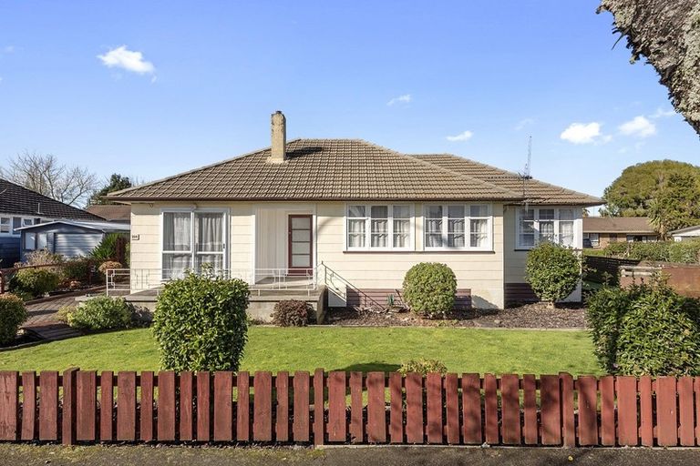 Photo of property in 194 Clarkin Road, Fairfield, Hamilton, 3214