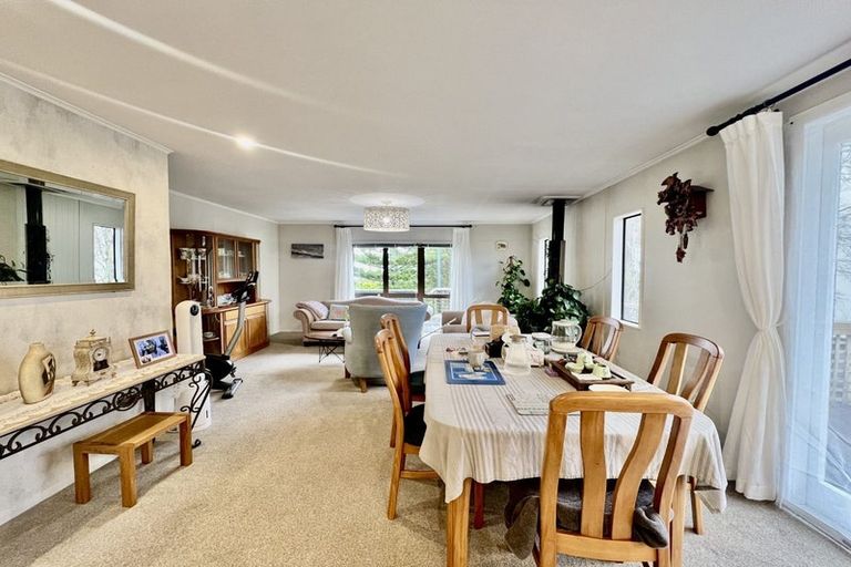 Photo of property in 2/260 Sunset Road, Windsor Park, Auckland, 0632