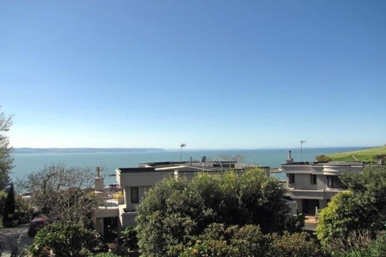 Photo of property in 2/126 Thompson Road, Bluff Hill, Napier, 4110