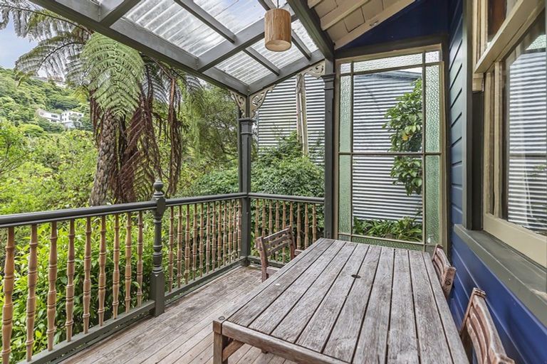 Photo of property in 2 Haines Terrace, Aro Valley, Wellington, 6021