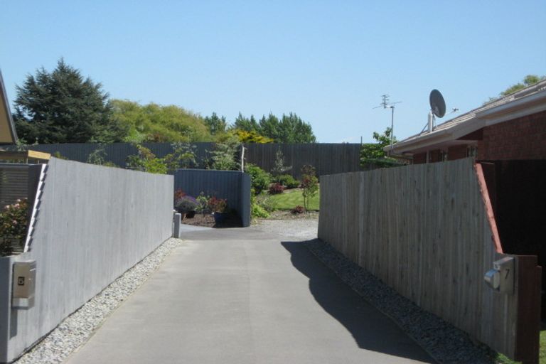 Photo of property in 5 Willowview Drive, Redwood, Christchurch, 8051