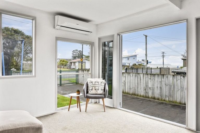 Photo of property in 6 Kawakawa-orere Road, Kawakawa Bay, Papakura, 2585