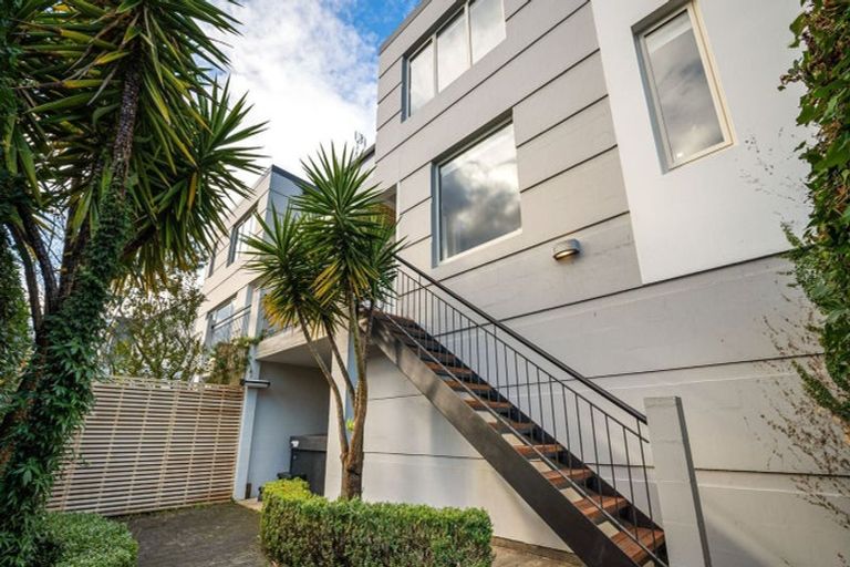 Photo of property in 3/17 Eversleigh Street, St Albans, Christchurch, 8014