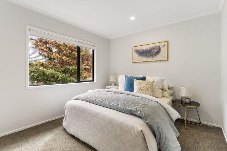 Photo of property in 43 Heathglen Place, Bayview, Auckland, 0629