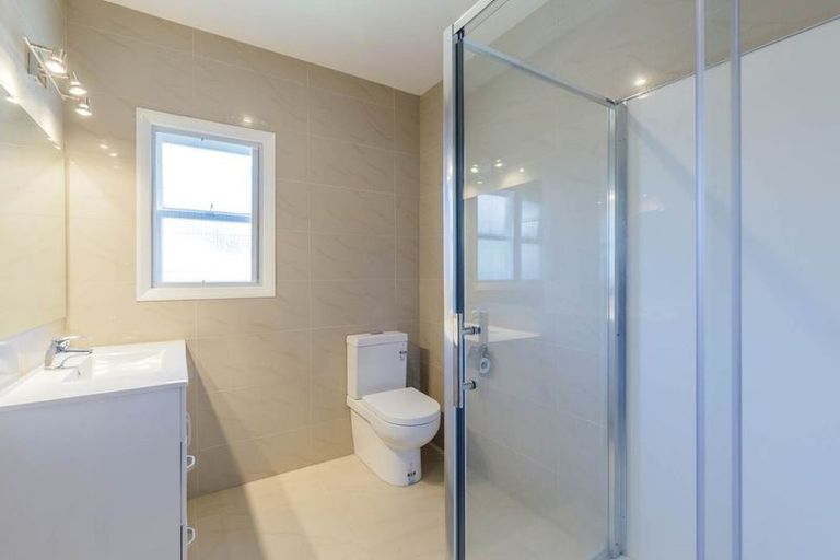 Photo of property in 168 Titirangi Road, New Lynn, Auckland, 0600