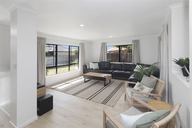 Photo of property in 35 Eastwood Rise, Waimairi Beach, Christchurch, 8083