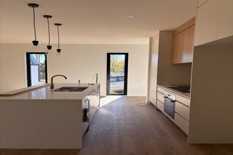 Photo of property in 2/82 Upper Harbour Drive, Greenhithe, Auckland, 0632