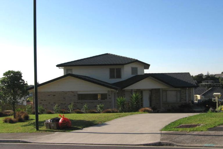 Photo of property in 11 Mulgan Way, Browns Bay, Auckland, 0630