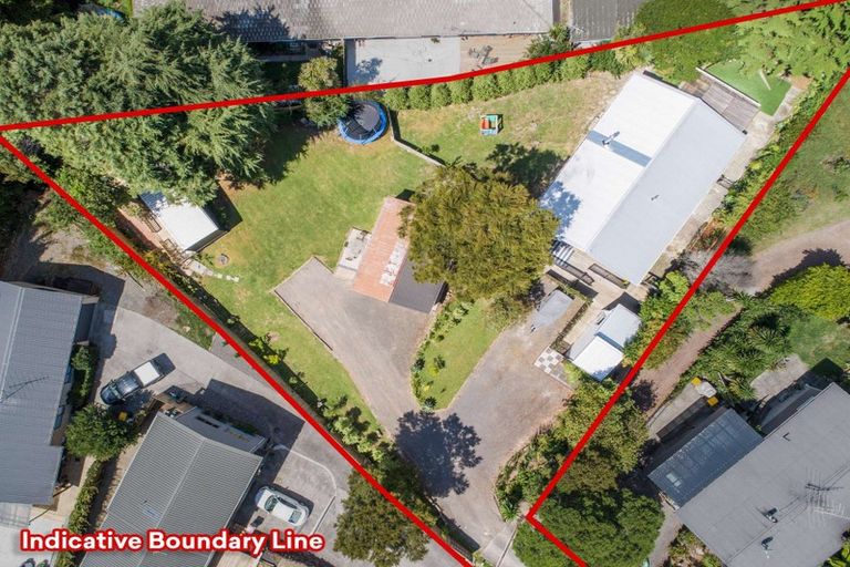 Photo of property in 8 Kashmir Road, Glen Eden, Auckland, 0602