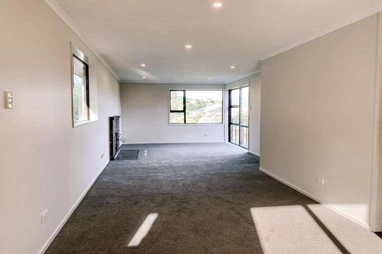 Photo of property in 32 Tomkins Street, Green Island, Dunedin, 9018