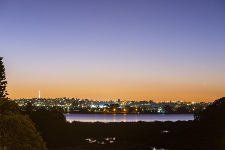 Photo of property in 20 Rapallo Place, Farm Cove, Auckland, 2012