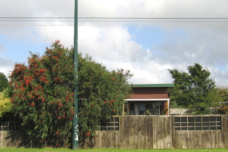 Photo of property in 490 Swanson Road, Ranui, Auckland, 0612