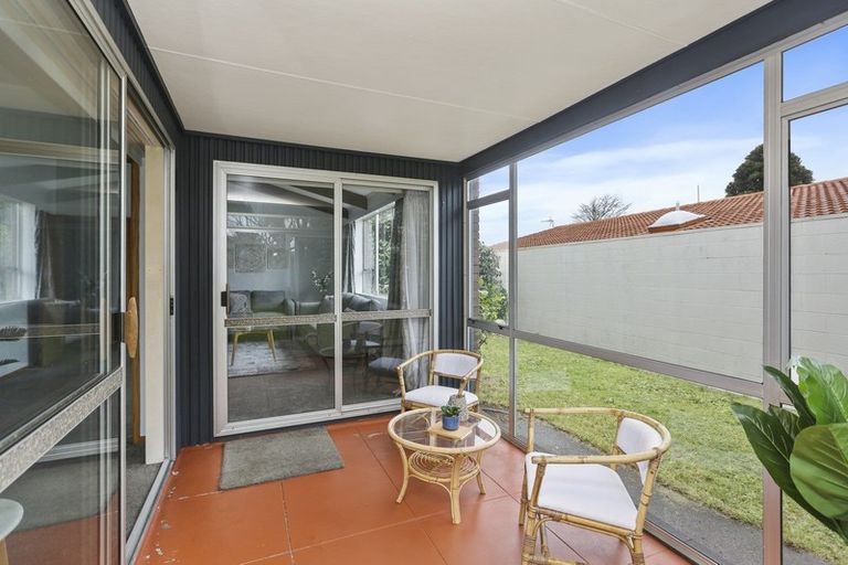Photo of property in 70 Manu Crescent, Upper Vogeltown, New Plymouth, 4310