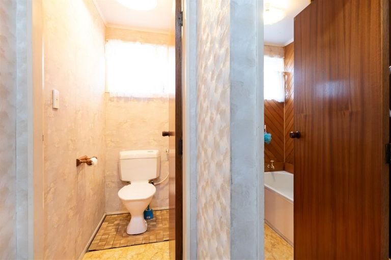 Photo of property in 2/126 Astley Avenue, New Lynn, Auckland, 0600