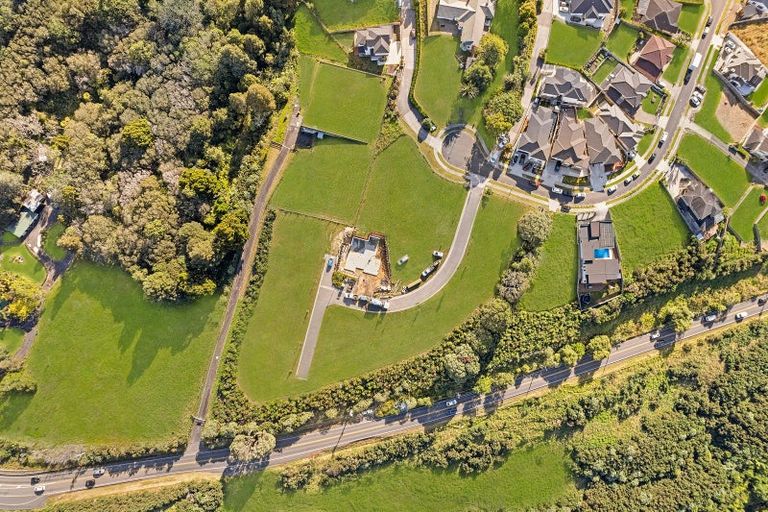 Photo of property in 40 Henriette Place, Totara Park, Auckland, 2105