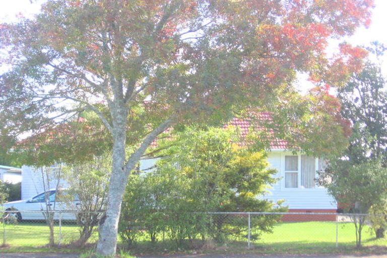 Photo of property in 103 Henderson Valley Road, Henderson, Auckland, 0612