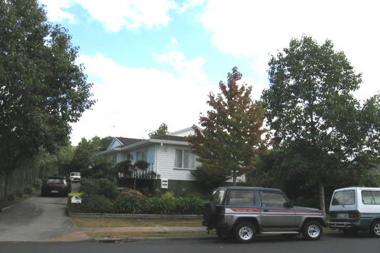 Photo of property in 60 Unsworth Drive, Unsworth Heights, Auckland, 0632