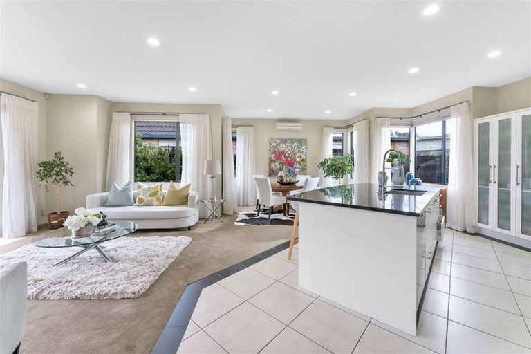 Photo of property in 55c Hattaway Avenue, Bucklands Beach, Auckland, 2012