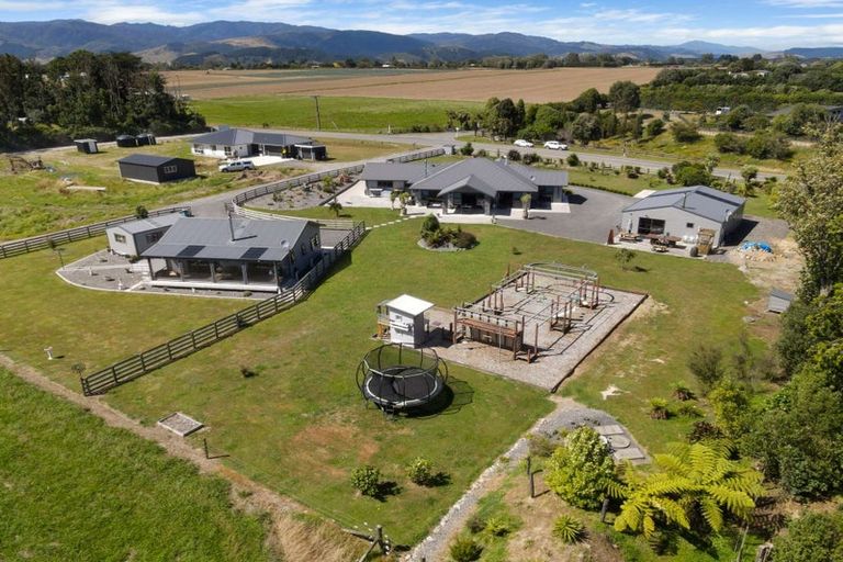 Photo of property in 126 Buller Road, Levin, 5571