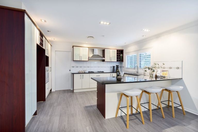 Photo of property in 54 Sapperton Drive, Henderson, Auckland, 0612