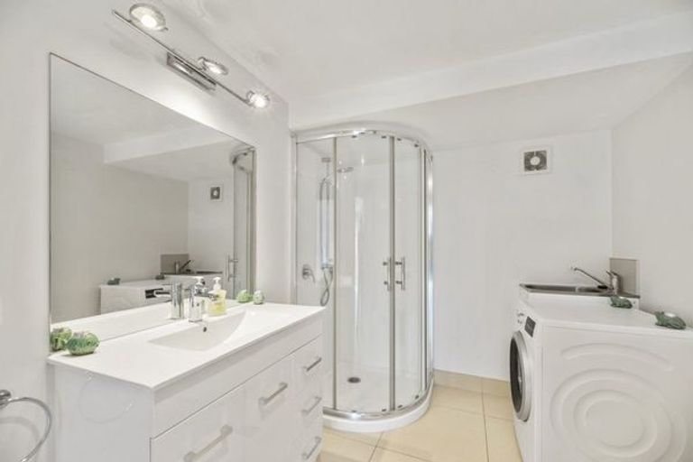 Photo of property in 16 The Boulevard, Sunnyhills, Auckland, 2010