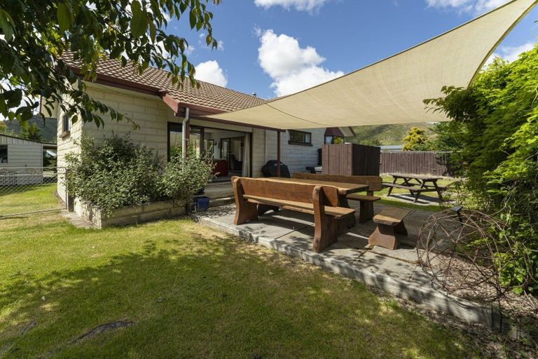 Photo of property in 47 Black Peak Road, Omarama, 9412