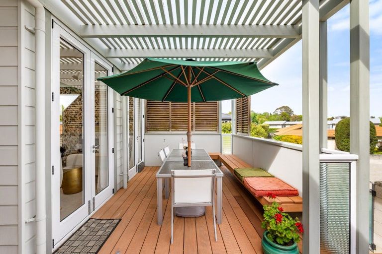 Photo of property in 1 Tainui Drive, Havelock North, 4130