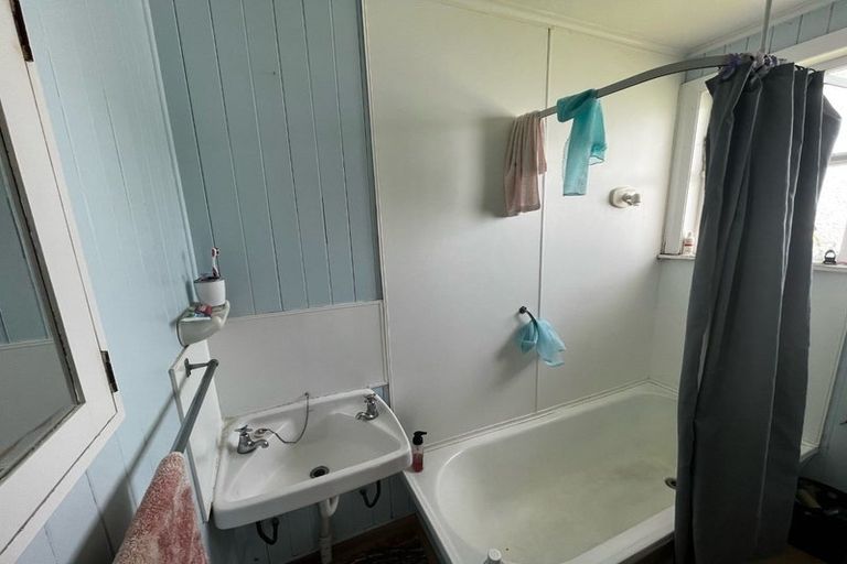 Photo of property in 16 Bell Street, Marton, 4710