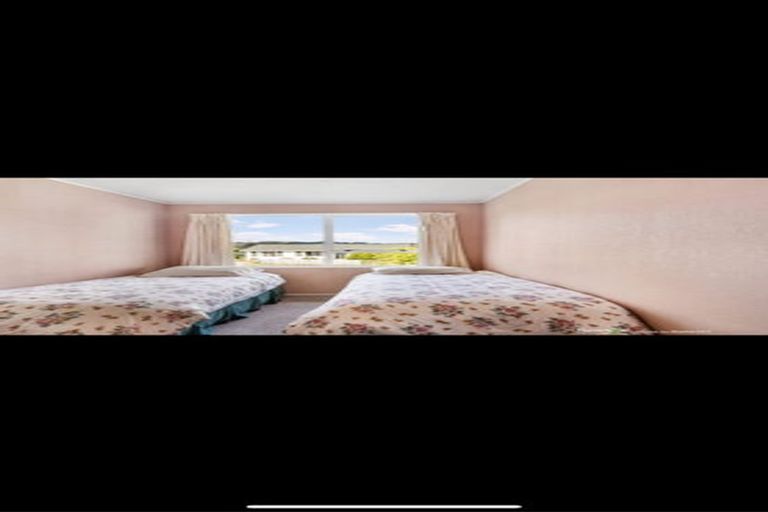 Photo of property in 6 Arima Place, Grenada Village, Wellington, 6037