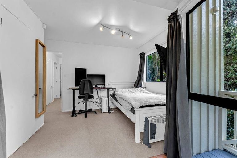 Photo of property in 576c South Titirangi Road, Titirangi, Auckland, 0604