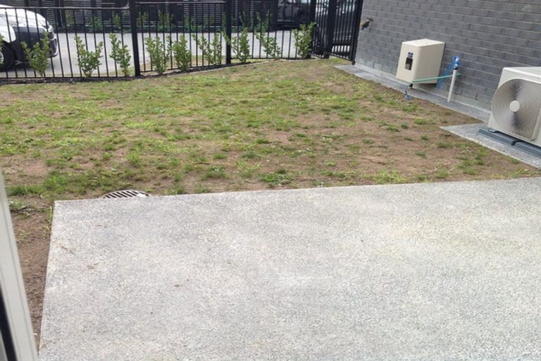 Photo of property in 60 Karepiro Drive, Stanmore Bay, Whangaparaoa, 0932