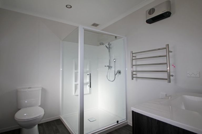 Photo of property in 2 Hollys Lane, Weston, Oamaru, 9401