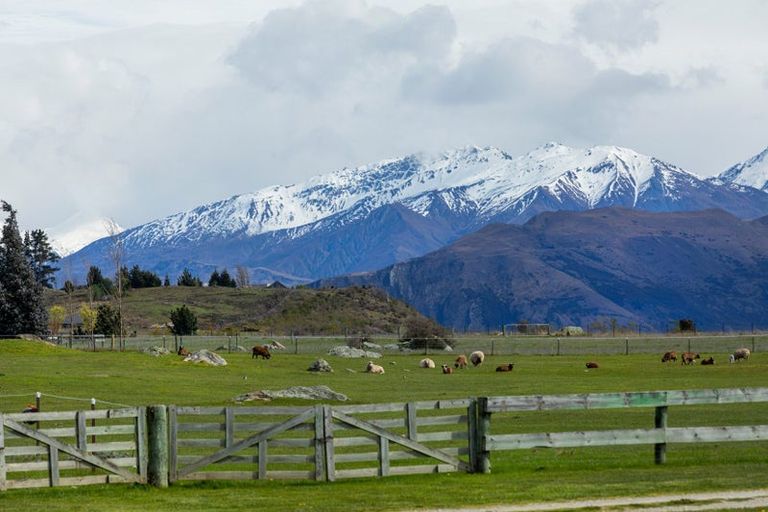 Photo of property in 182 Stevenson Road, Wanaka, 9382