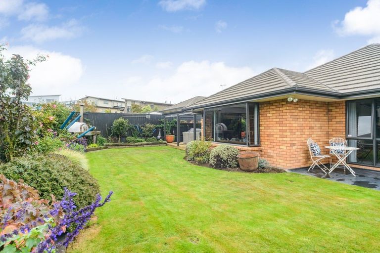 Photo of property in 14 Tennyson Avenue, Kelvin Grove, Palmerston North, 4414
