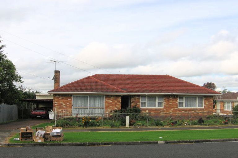 Property details for 8 Ranfurly Road, Papatoetoe, Auckland, 2104