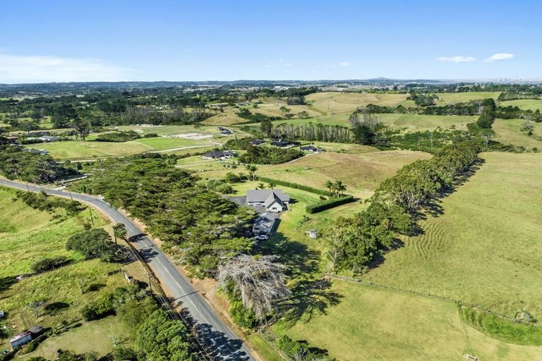 Photo of property in 221 Amreins Road, Taupaki, Henderson, 0782